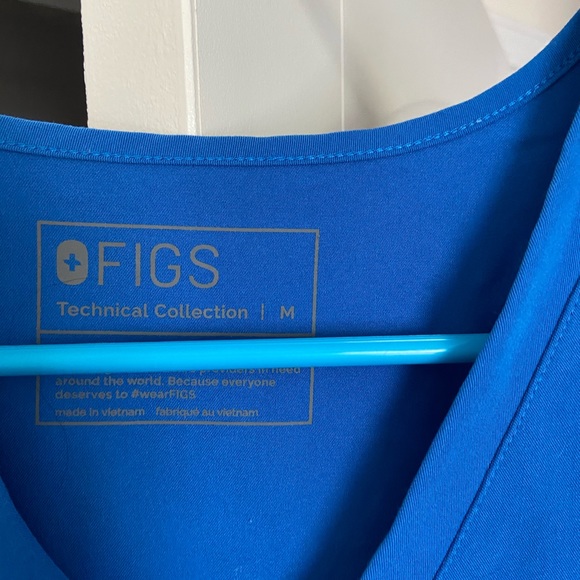 Casma 3 Pocket Scrub Top - Picture 5 of 5